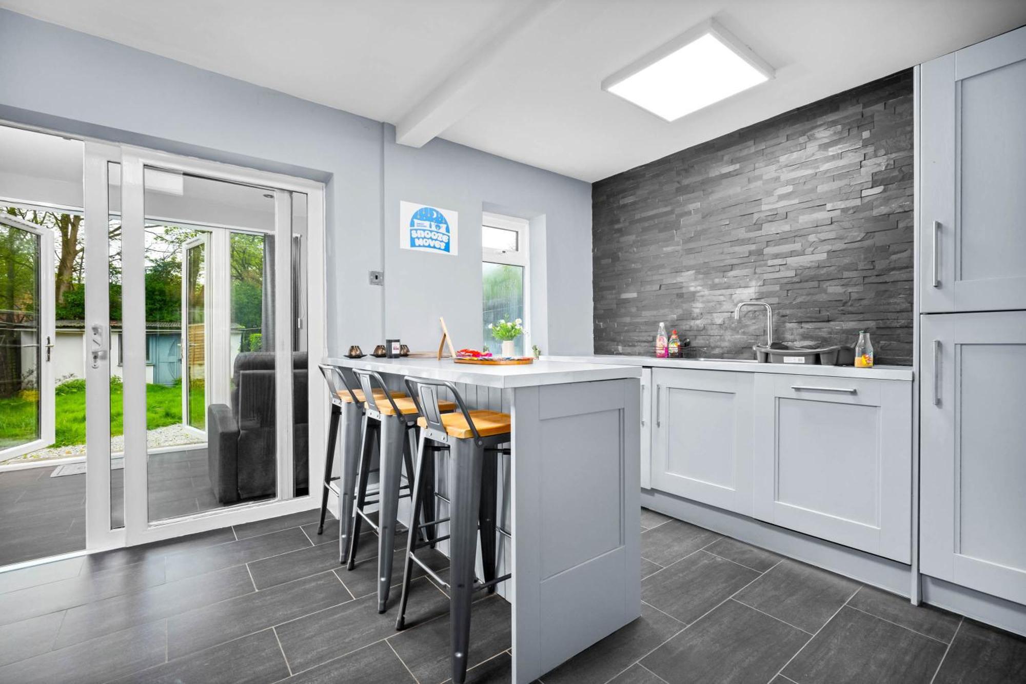 Stylish 3 Bedroom Home Away From Home バーミンガム エクステリア 写真